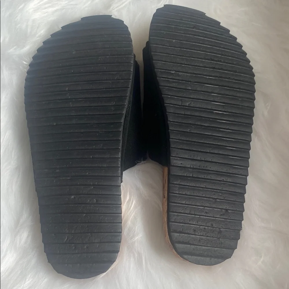 Muk Luks Genuine Suede Black Cork Sandals Size 7.5 - Picture 5 of 6